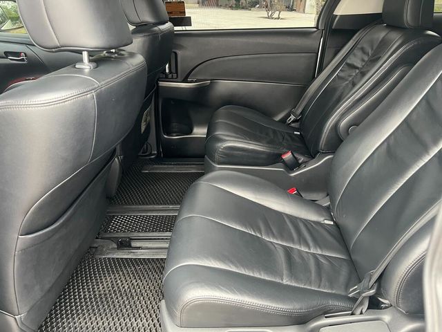 TOYOTA豐田 PREVIA  第10張相片