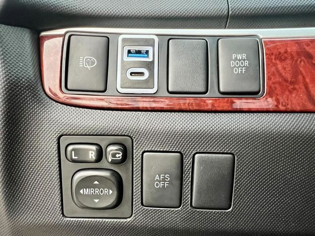 TOYOTA豐田 PREVIA  第15張相片