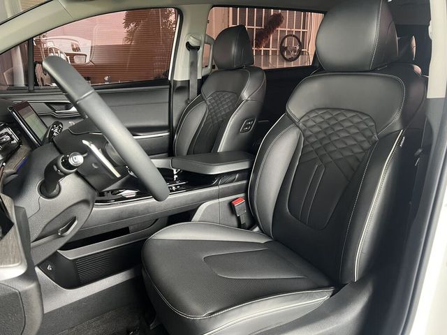 HYUNDAI現代 CUSTIN  第2張相片