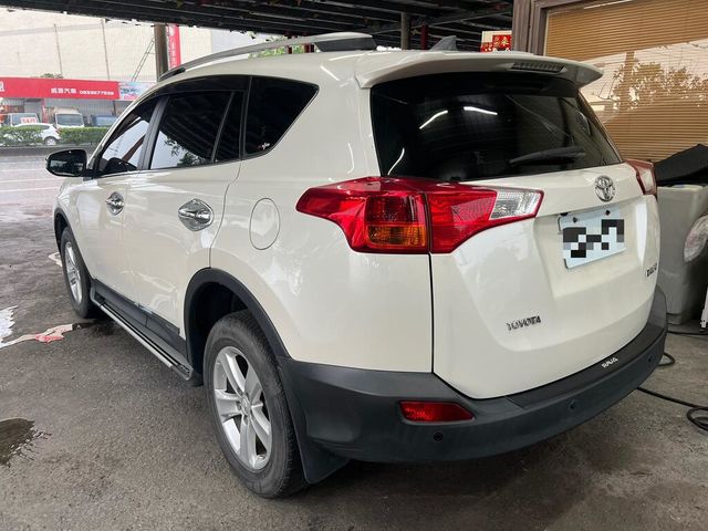 TOYOTA豐田 RAV4  第2張相片