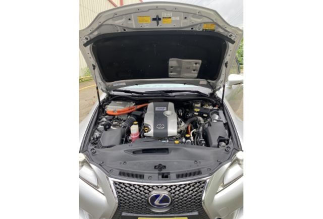 Lexus IS300H  第9張相片