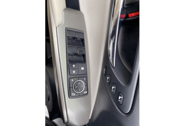 Lexus IS300H  第11張相片
