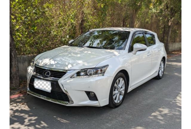 Lexus CT200h  第1張相片
