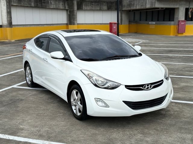 HYUNDAI現代 ELANTRA  第6張相片