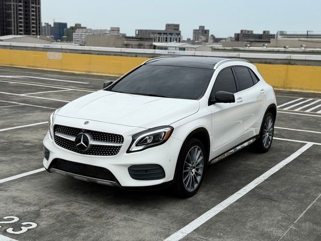 M-BENZ賓士 GLA250  第1張相片