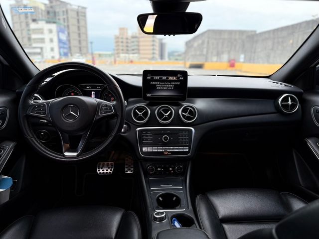 M-BENZ賓士 GLA250  第5張相片