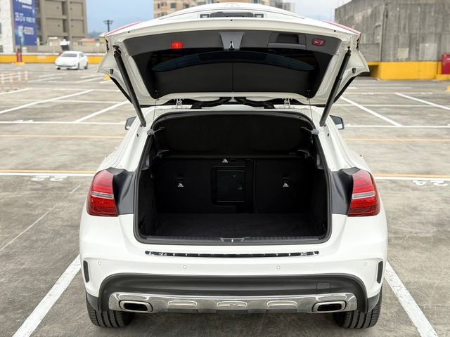 M-BENZ賓士 GLA250  第7張相片