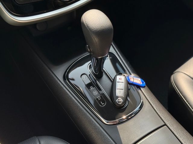 NISSAN日產 TIIDA  第3張相片