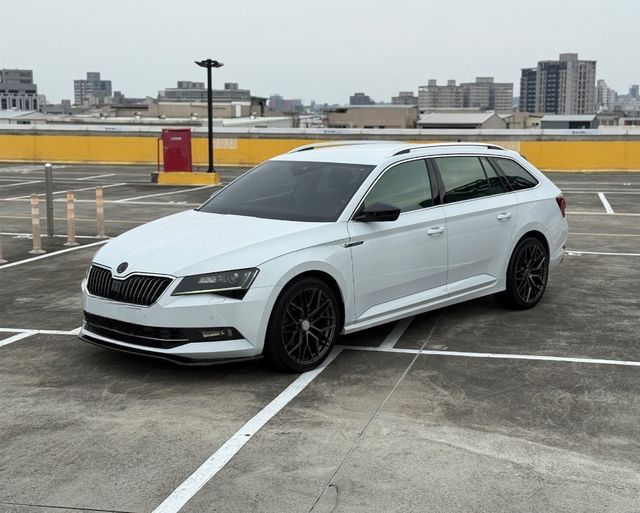 SKODA司科達 SUPERB COMBI  第1張相片