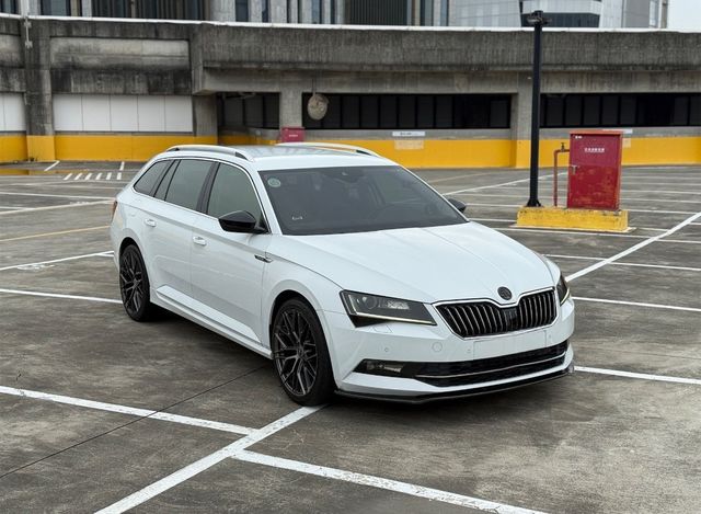 SKODA司科達 SUPERB COMBI  第7張相片