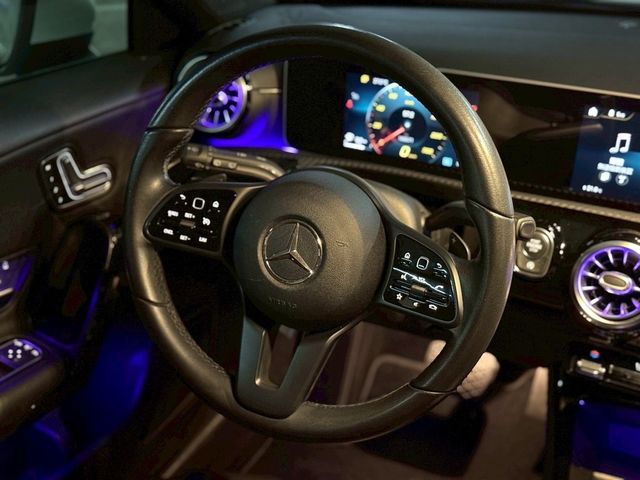 M-BENZ賓士 A180  第8張相片