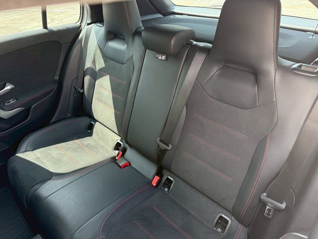 M-BENZ賓士 A180  第8張相片