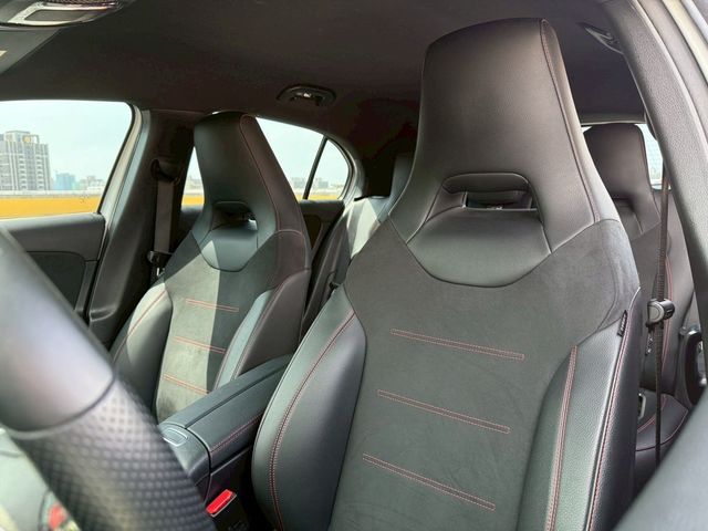 M-BENZ賓士 A180  第9張相片