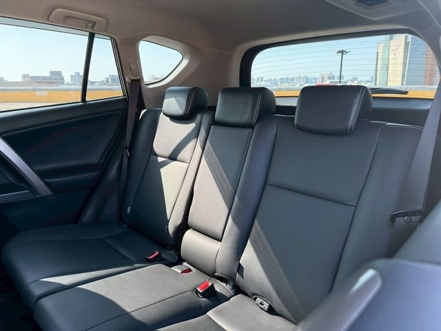 TOYOTA豐田 RAV4  第7張相片