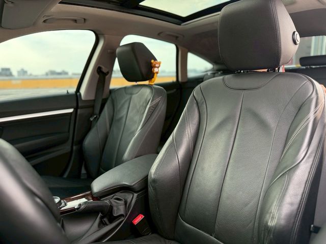BMW寶馬 328I GT  第6張相片