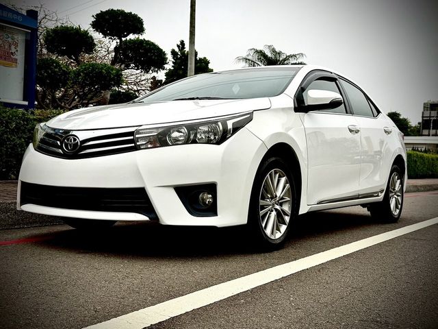TOYOTA豐田 ALTIS  第1張相片