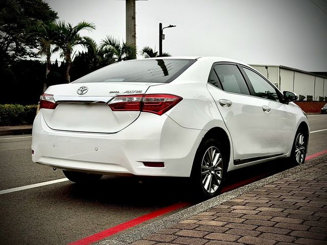 TOYOTA豐田 ALTIS  第6張相片