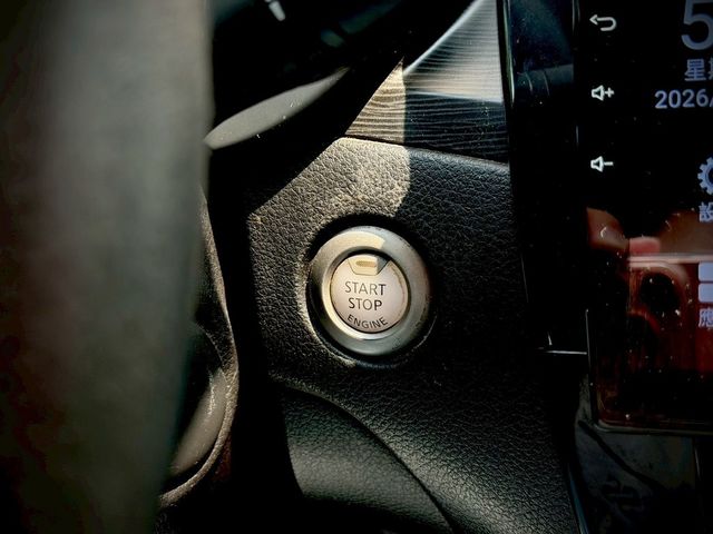 NISSAN日產 TIIDA  第11張相片