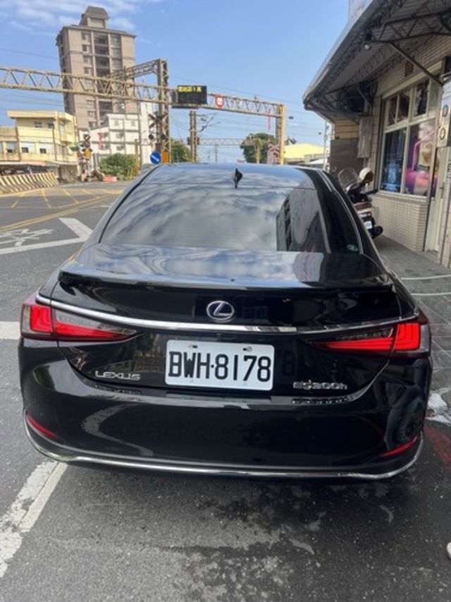 LEXUS凌志 ES300H  第2張相片