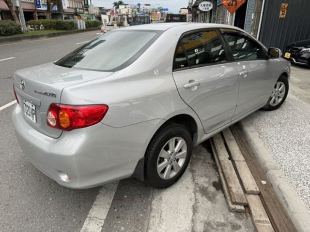 TOYOTA豐田 ALTIS  第2張相片