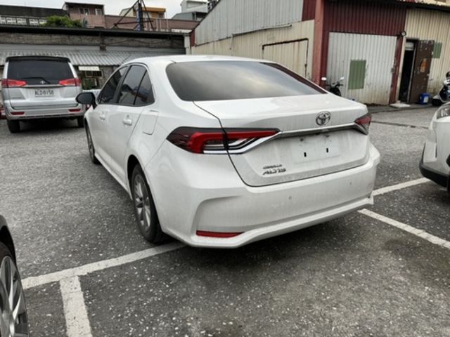 TOYOTA豐田 ALTIS  第3張相片