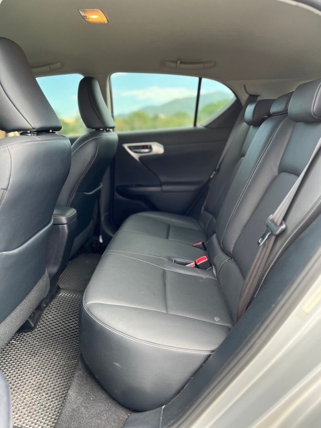 LEXUS凌志 CT200H  第6張相片
