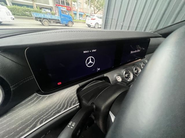 M-BENZ賓士 E300  第5張相片