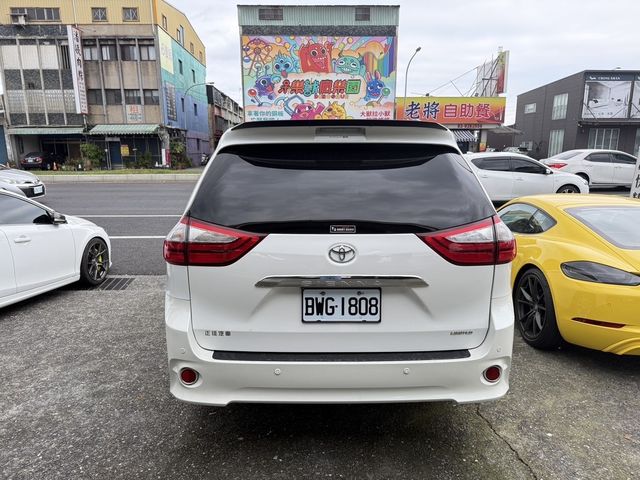 TOYOTA豐田 SIENNA  第5張相片