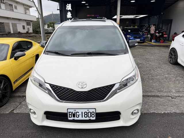 TOYOTA豐田 SIENNA  第7張相片