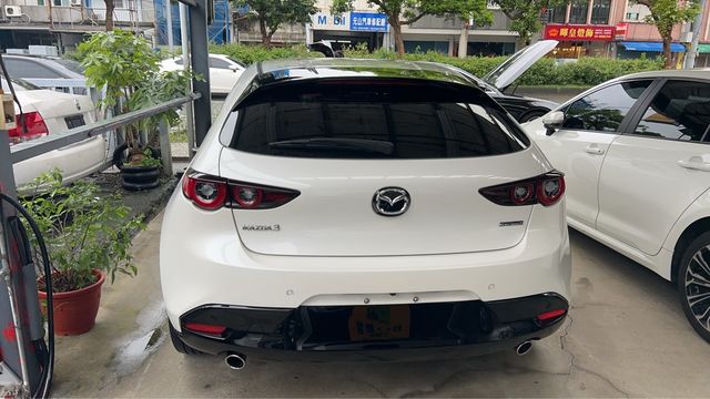 MAZDA馬自達 MAZDA 3  第2張相片