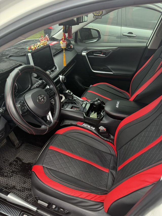 TOYOTA豐田 RAV4  第5張相片