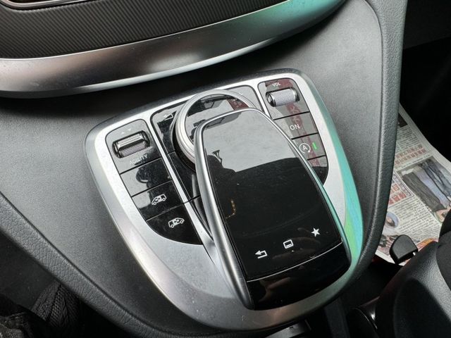 2016 V250D  2.2 柴油 八人座 稀有雙開電動門  認證車 低里程  第14張相片