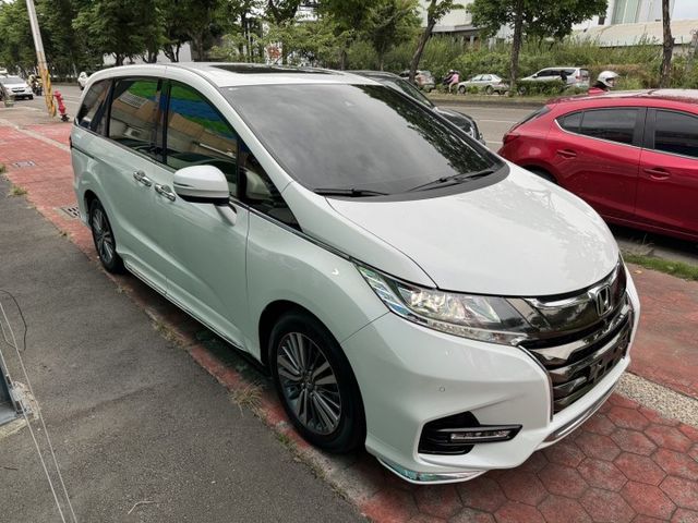 APEX七人座 大空間 靈敏操控 頂級環景安卓系統 acc跟車系統 盲點偵測 電動滑門 尾門 方向盤快控快撥  第3張相片