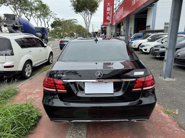 E250 小改款 天窗 快撥 安卓系統  第5張相片