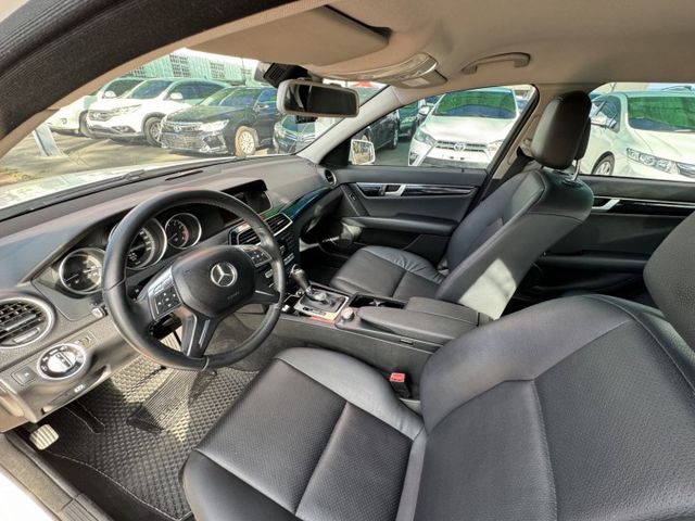 C-CLASS SEDAN W204  第7張相片