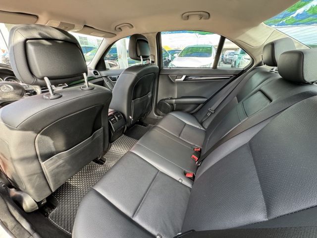 C-CLASS SEDAN W204  第8張相片