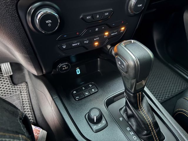 頂級 運動型 皮卡 大雙廂 加購後車斗簾  第12張相片