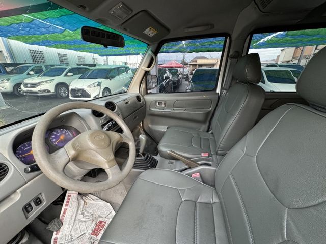 商用麵包車 8人客貨版 大空間 靈活運用 全新烤漆 內裝翻新  第7張相片