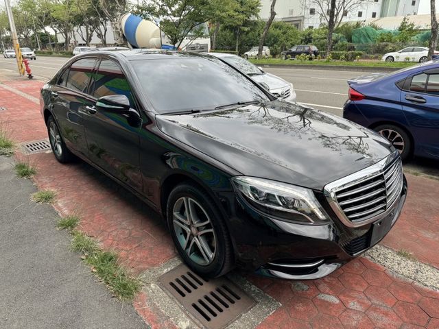 新車價550萬 認證車 里程保證 滿滿的配備 等您來鑑賞 高貴不貴  第3張相片