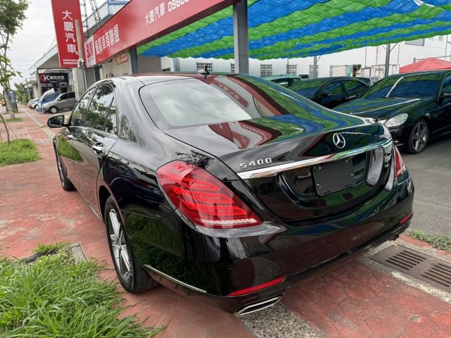 新車價550萬 認證車 里程保證 滿滿的配備 等您來鑑賞 高貴不貴  第6張相片