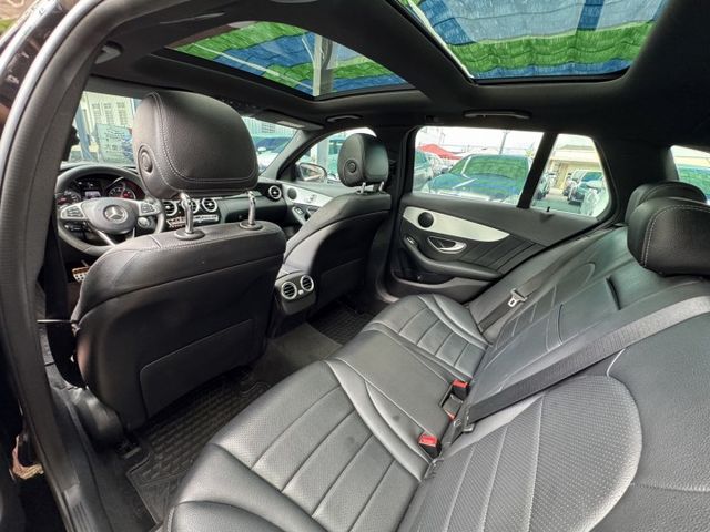C250 稀有五門 原廠搭配 AMG套件 方向盤快撥換檔  第9張相片