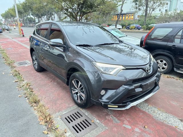 小改款 免鑰啟動 恆溫 電動椅 豐田休旅神車 高保值 高妥善率 休旅最佳選擇  第3張相片