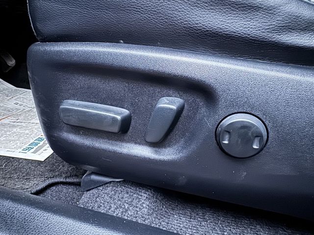 小改款 免鑰啟動 恆溫 電動椅 豐田休旅神車 高保值 高妥善率 休旅最佳選擇  第9張相片