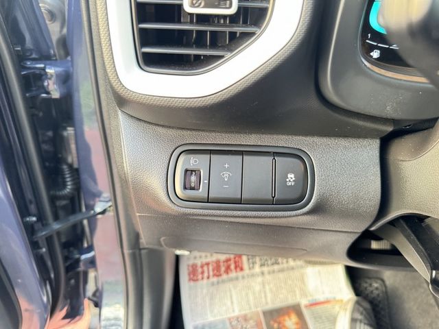 里程1萬多 acc跟車系統 i key 環景系統 車道維持系統  第9張相片