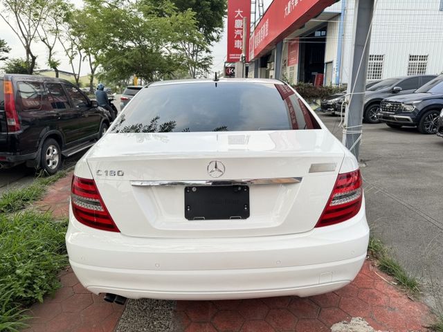C-CLASS SEDAN W204  第5張相片