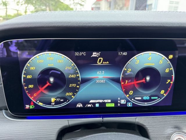 賓士總代理/認證車/可辦租賃/貸款低利率/低里程 GT43 /滿配  第13張相片