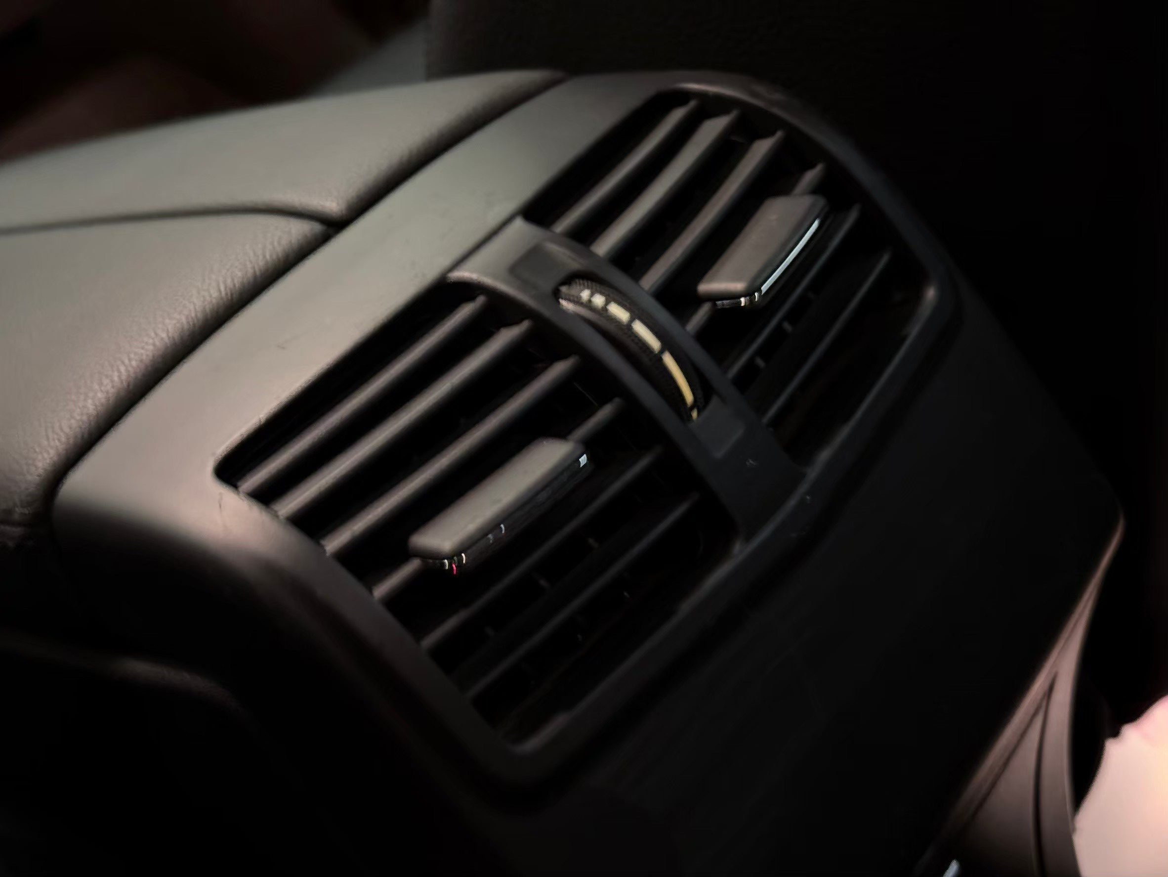【瑋哲-德國萊因CPO】2013式E250 Sedan VIN#696885  第8張相片