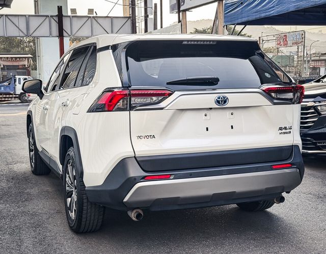 TOYOTA豐田 RAV4  第2張相片