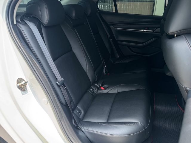 MAZDA馬自達 MAZDA 3  第7張相片