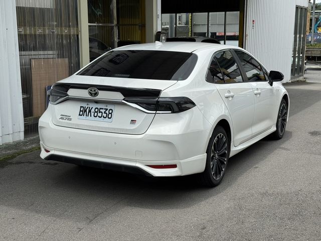 TOYOTA豐田 ALTIS  第2張相片